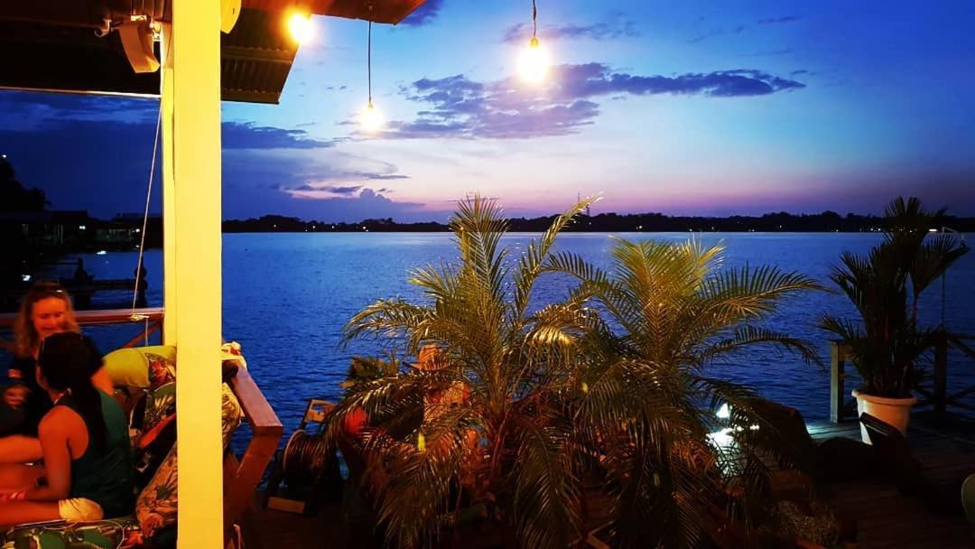 Hostel Mamallena Bocas Del Toro (Adults Only) ภายนอก รูปภาพ